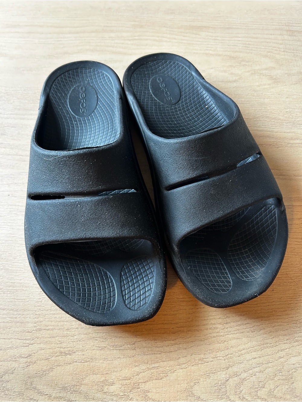 OOFOS Black Recover Slide Sandals Size W10 M8